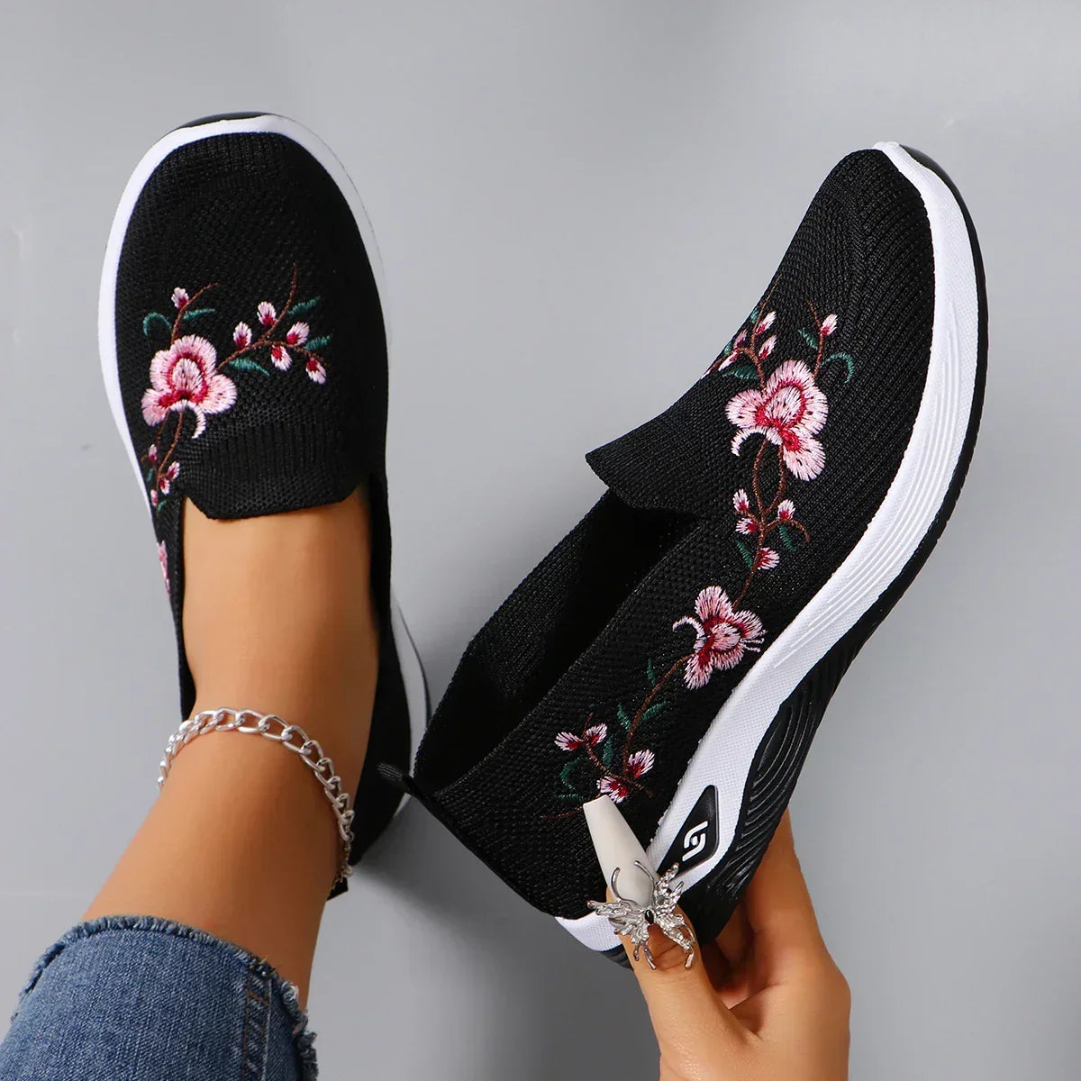 Breathable mesh flat shoes