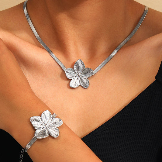 Stainless Steel Flower Pendant Jewelry Set
