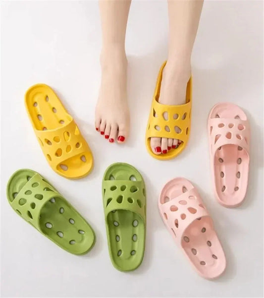 Leaky Bathroom Bathing Slippers