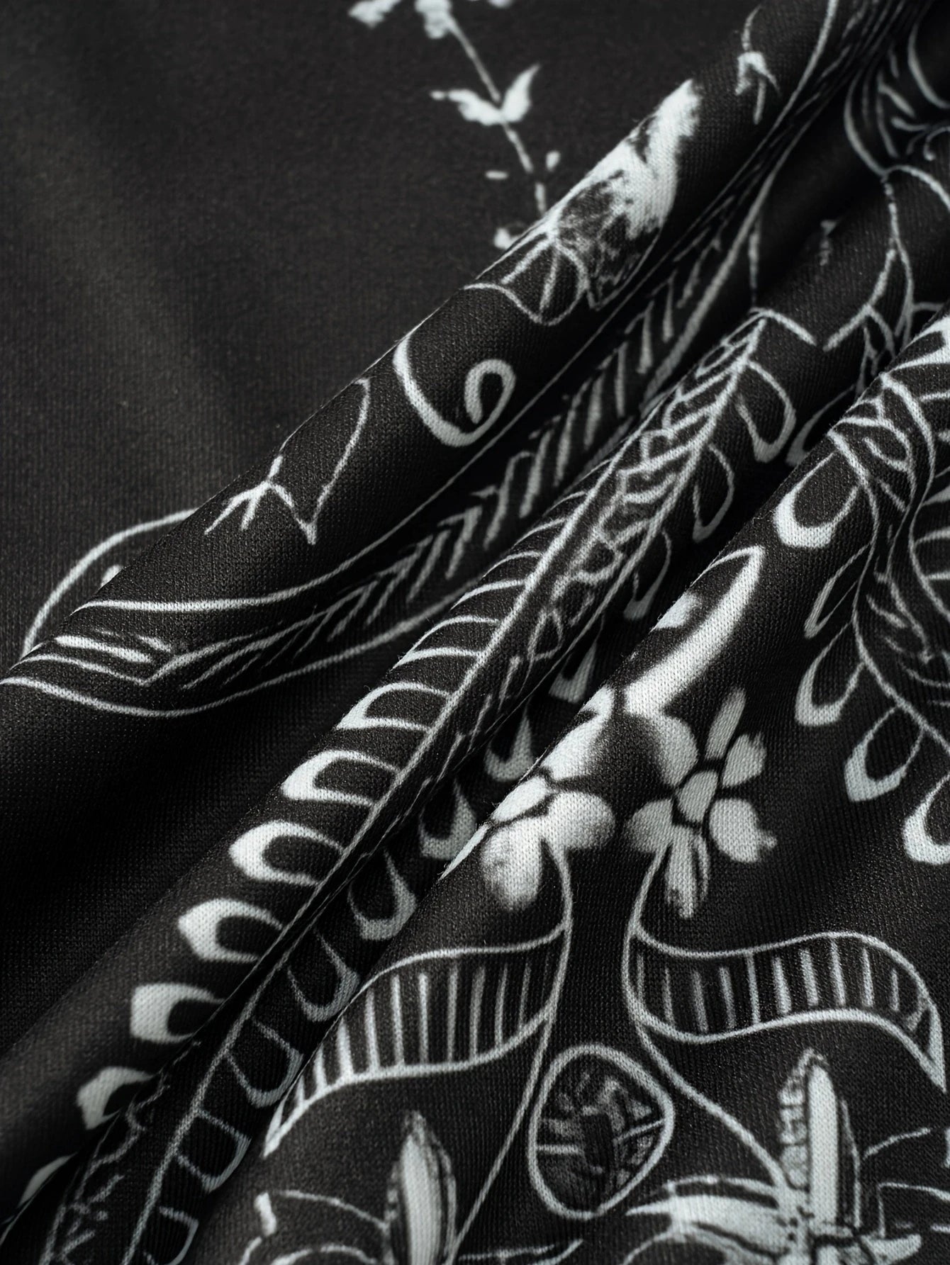 Vacation style Black And White Paisley round neck spaghetti strap dress