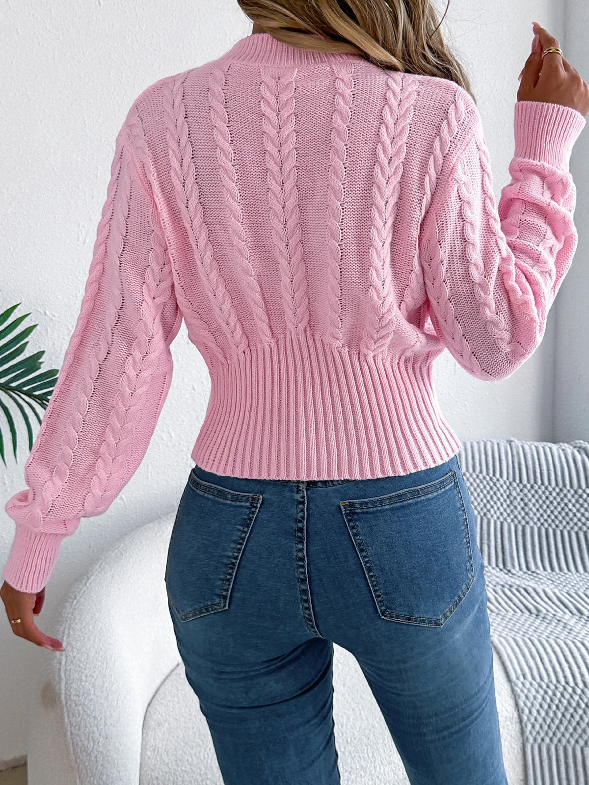 Contoured Round Neck Long Sleeve Fall Pullover Sweater