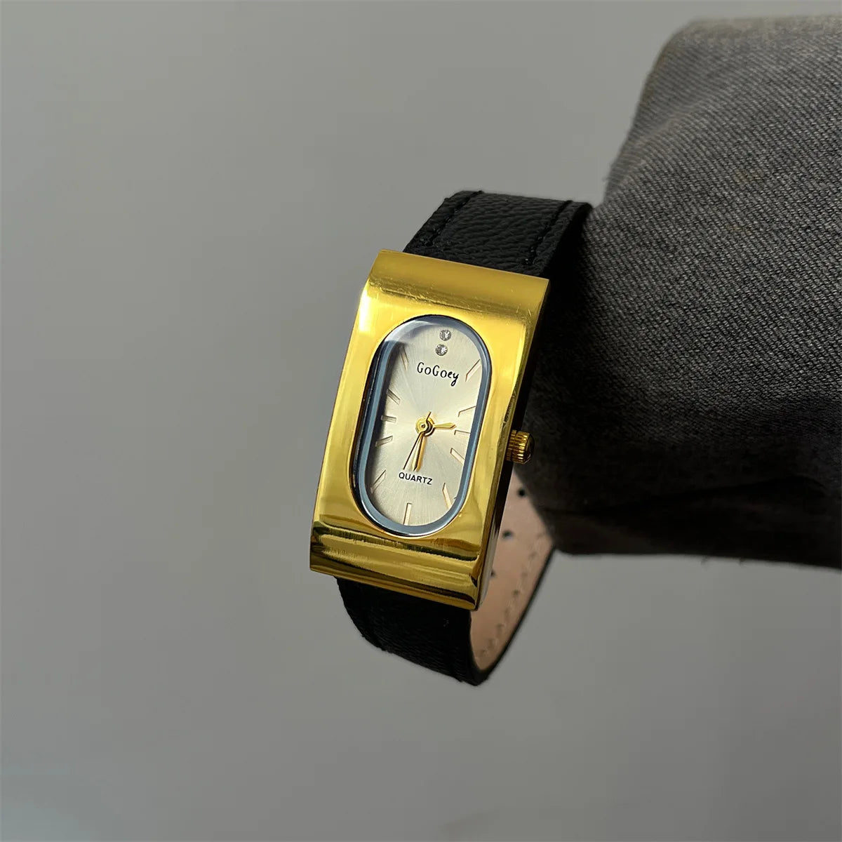 Vintage Rectangular Luxury Quartz Wristwatch