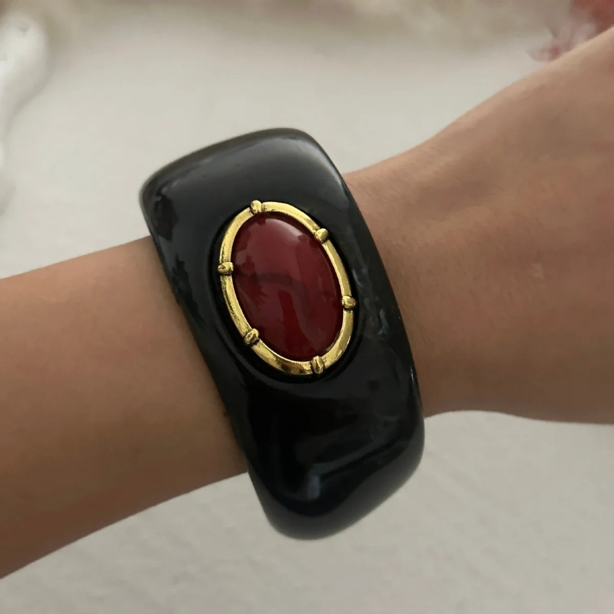 Vintage Irregular Resin Wide Bangle Inlaid Imitation Redstone Bracelets
