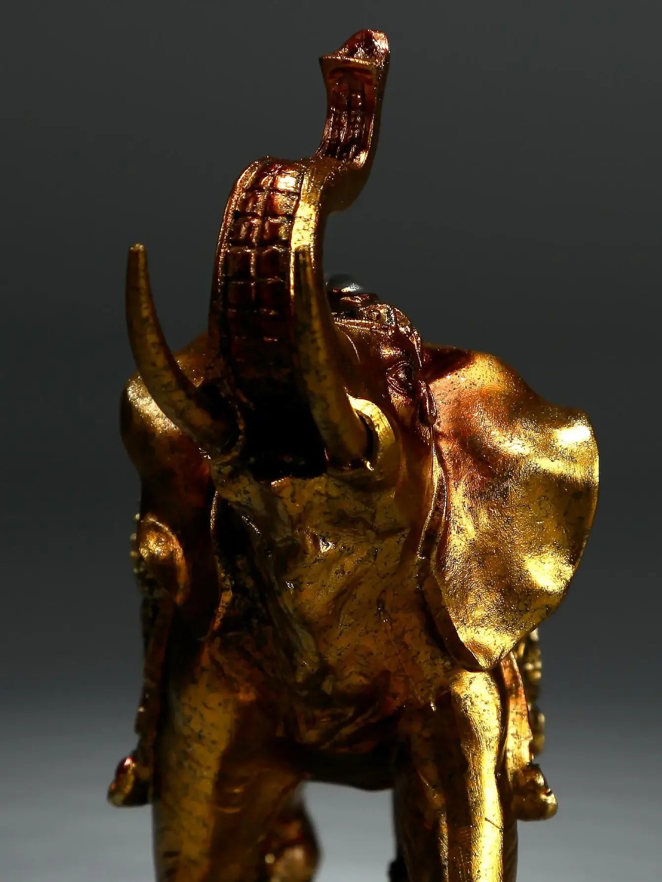 1PC Elephant Resin Decor Handcrafted 3D Sculpture