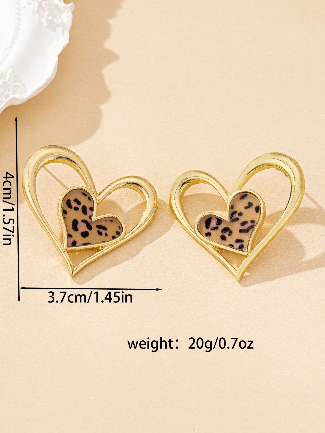 Elegant and Versatile Retro Heart-Shaped Earrings