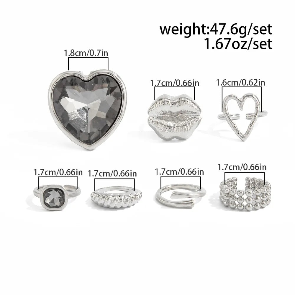 7pcs Exaggerated Geometric Threaded Lip Black Heart-shaped Acrylic Diamond Rings Sets
