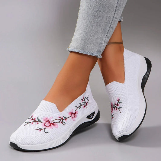 Breathable mesh flat casual sneakers shoes