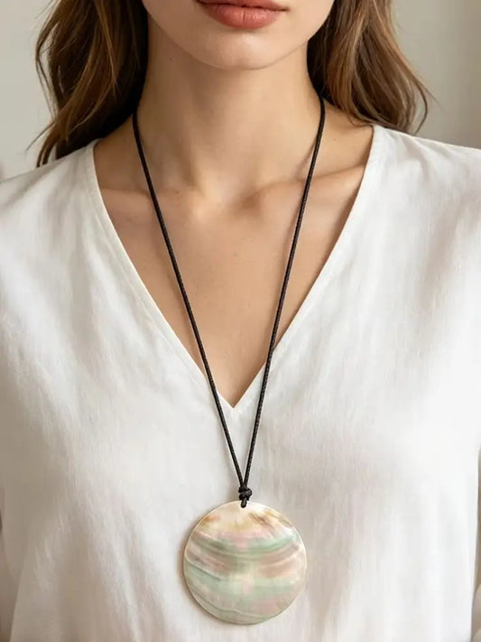 Colorful Large Natural Conch Shell Round Pendant Necklace