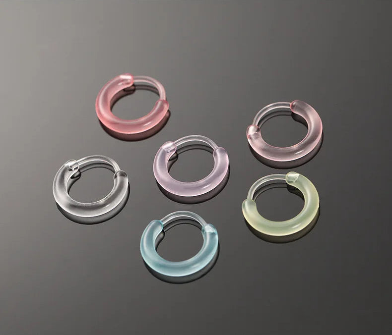 2pcs Black & Clear Resin Hoop Earrings