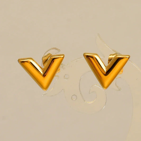 DANA Golden V-shaped small stud earrings