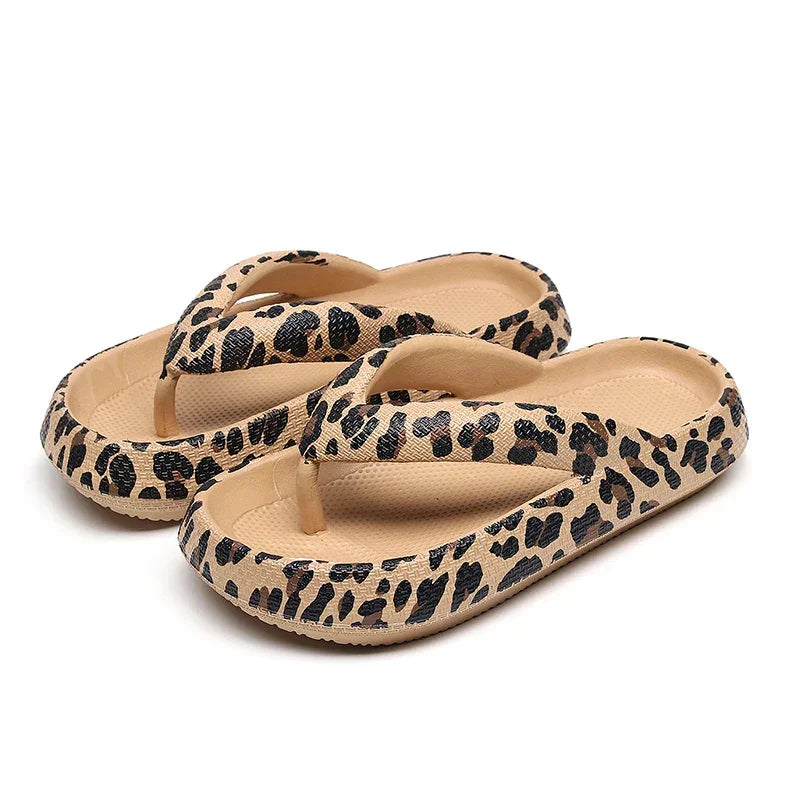 Chanclas de leopardo con suela gruesa y suave