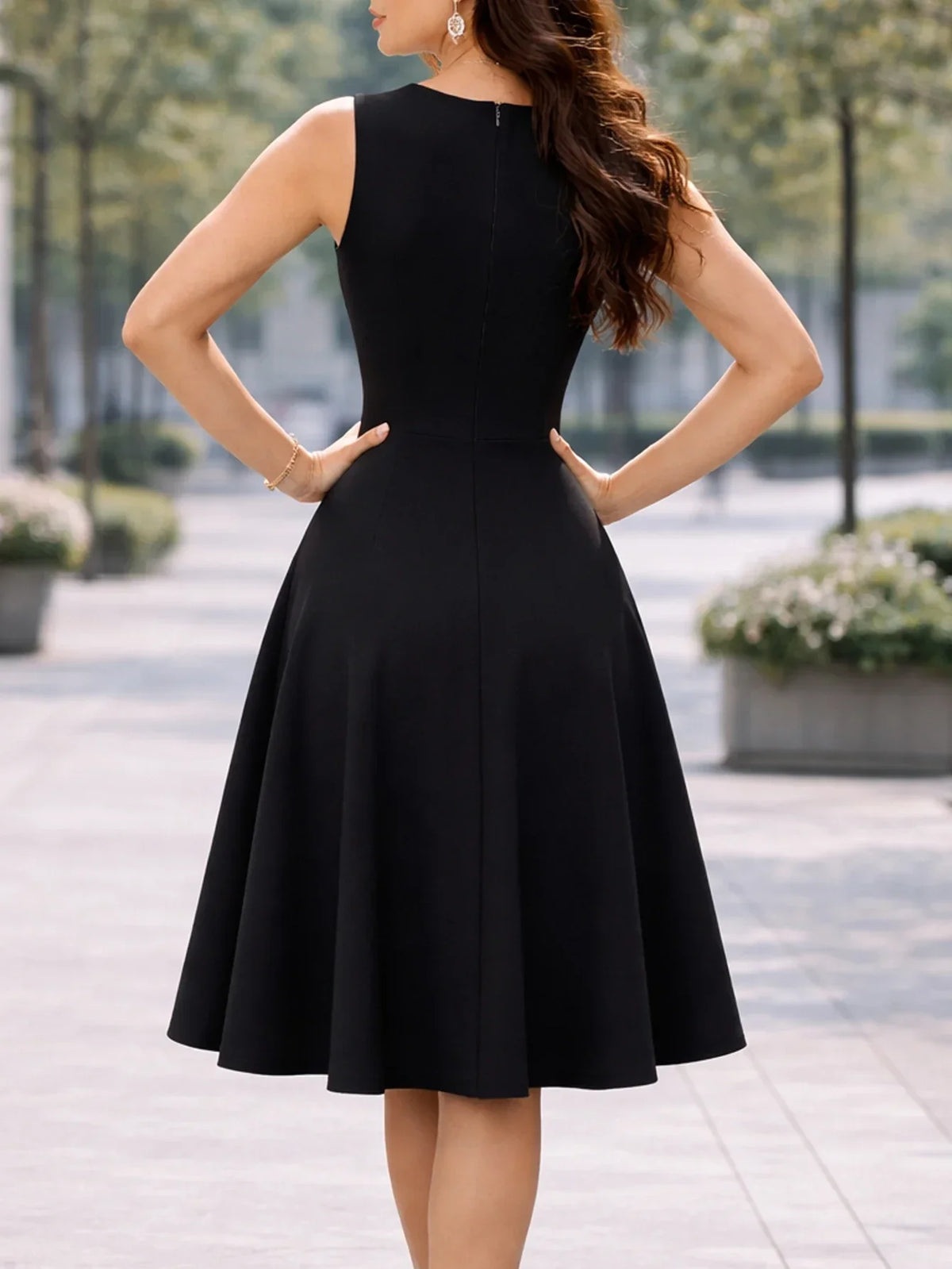 Elegant Round Neck Sleeveless Casual Flare Swing Dress
