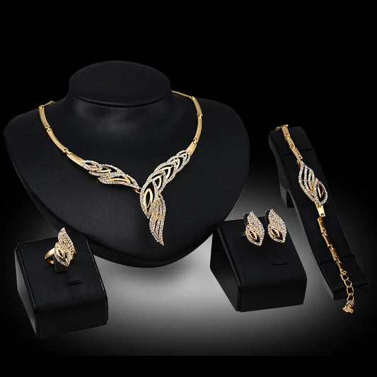 Metal necklaces banquets Jewelry set