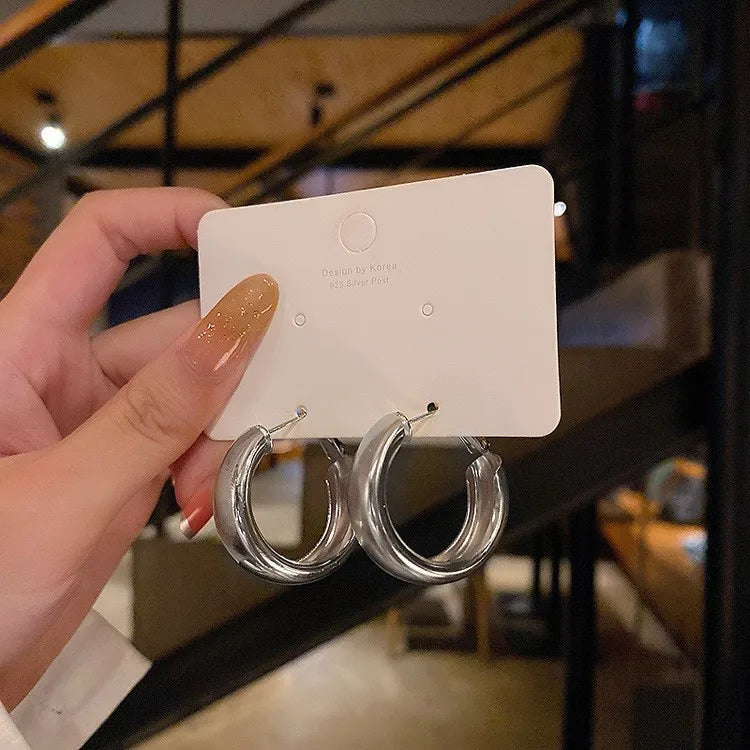 DANA Exaggerated Big Circle Hoop Earrings