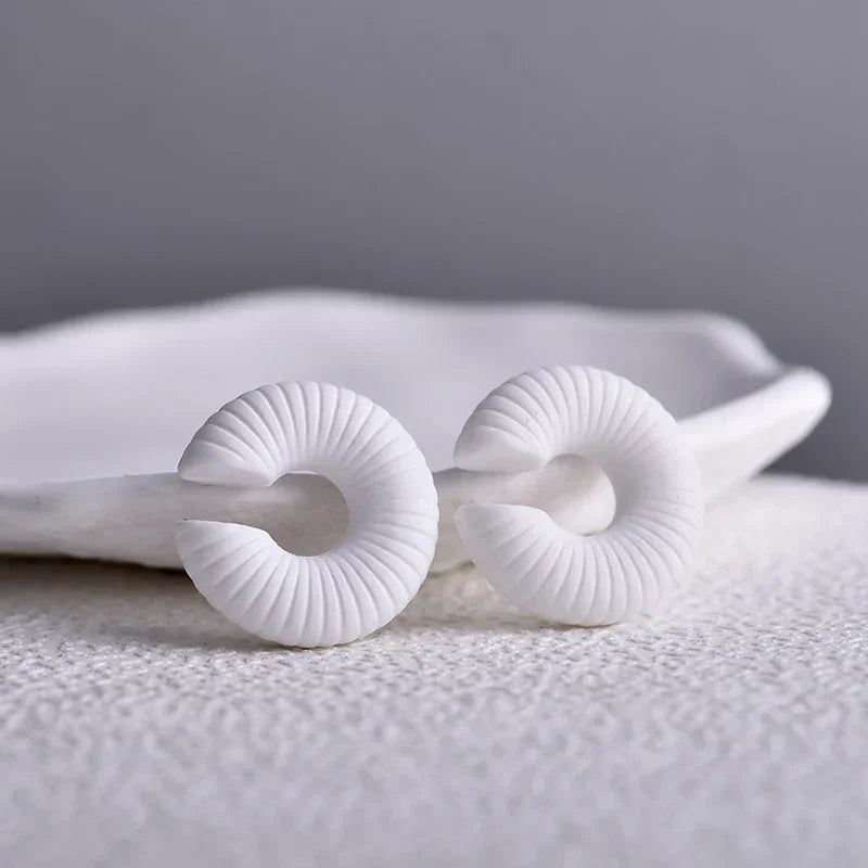 DANA Round Circle Clip Earrings