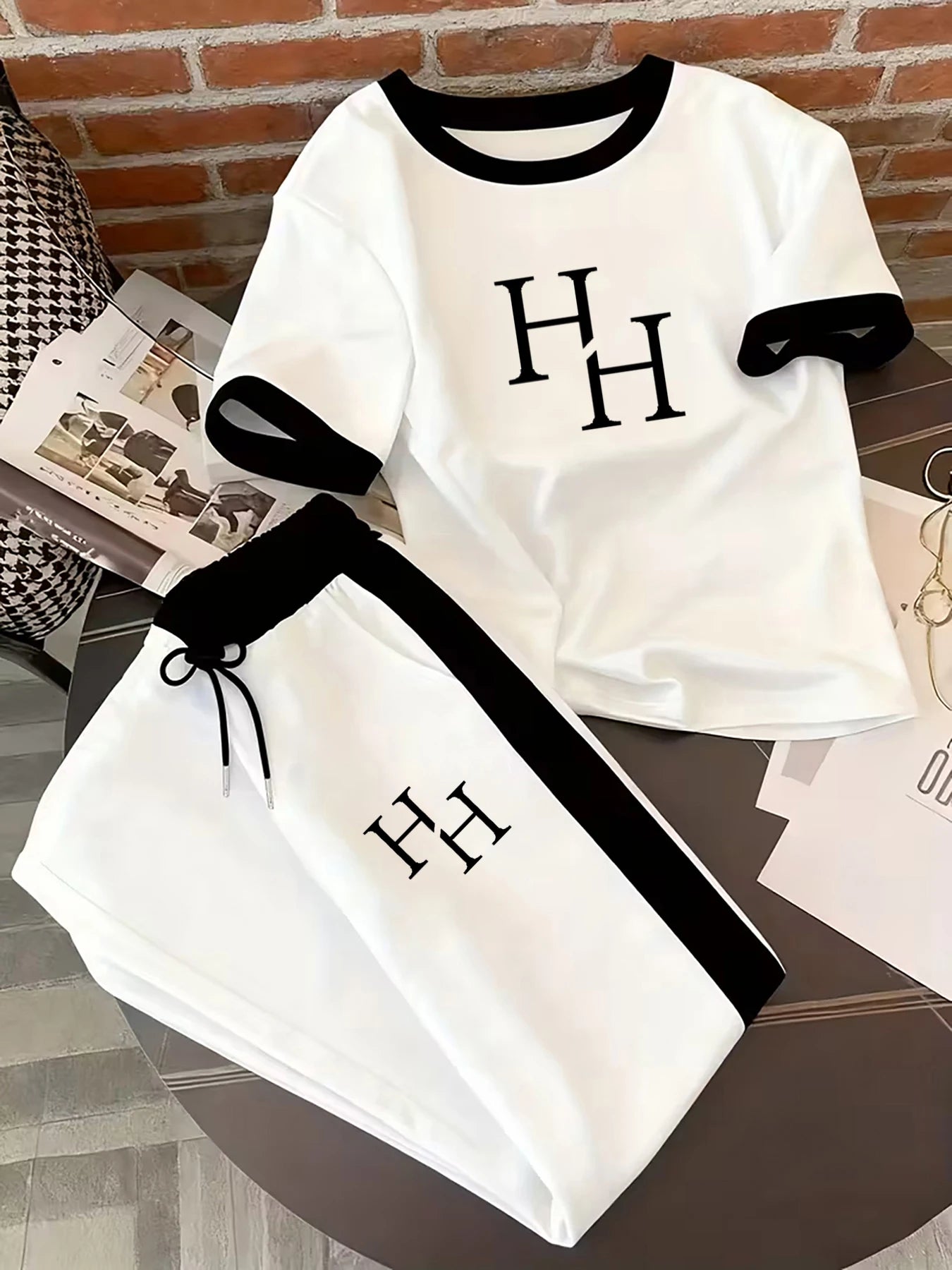 Hh Letter-Printed Black and White Short-Sleeve Casual Sports Set