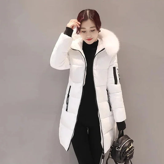 Chaqueta larga, elegante, ajustada y gruesa con cuello de piel