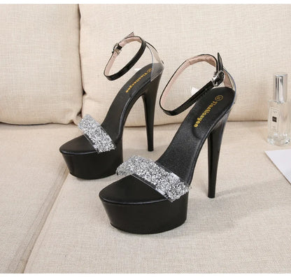 Sandalias sexis de tacón fino