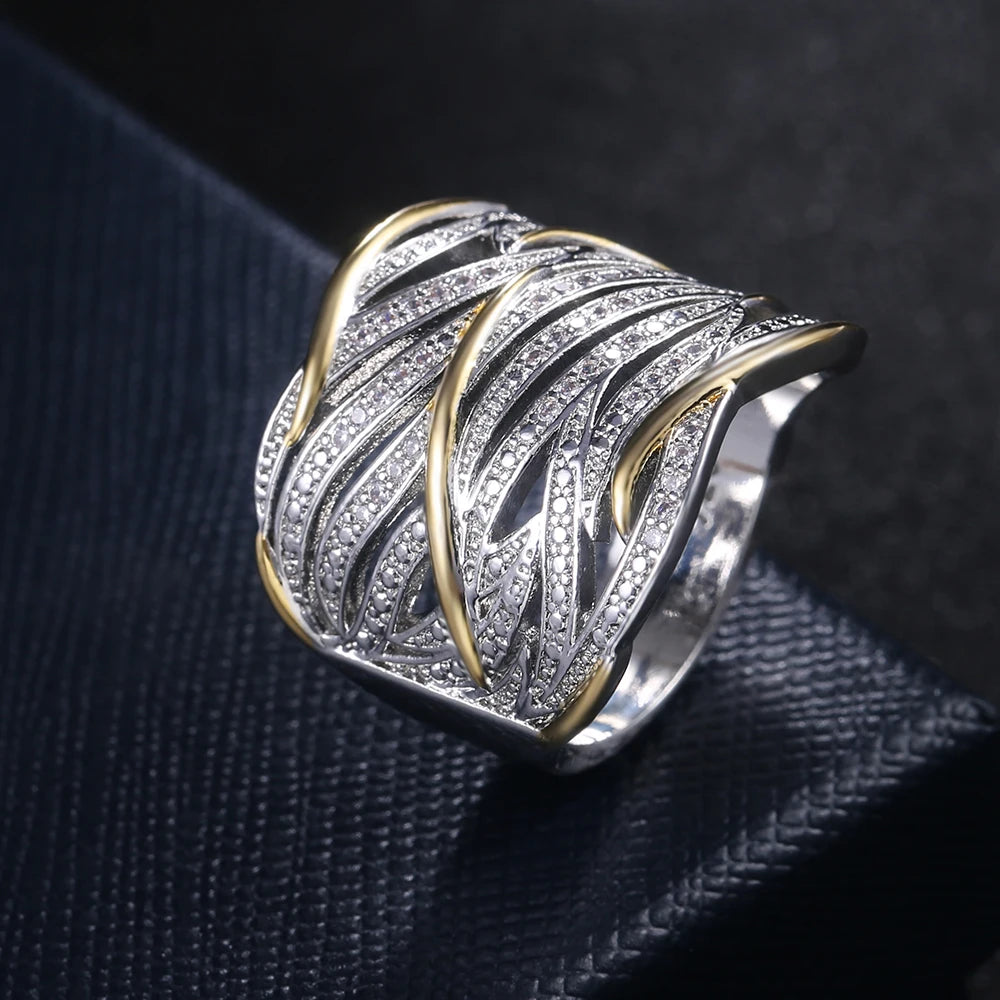 Hollow Luxury Inlaid Sparkling Cubic Zirconia Rings