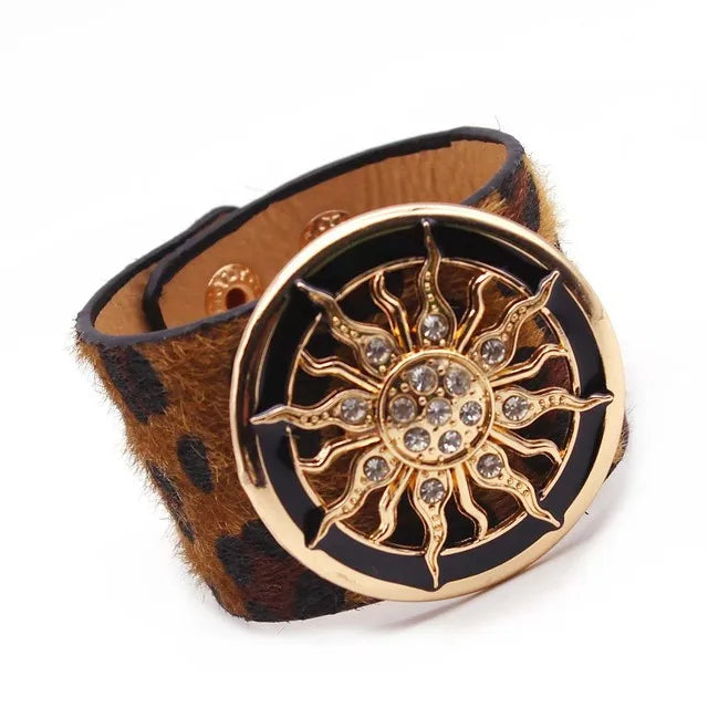 Leather Wide Circle Buckle Bracelet