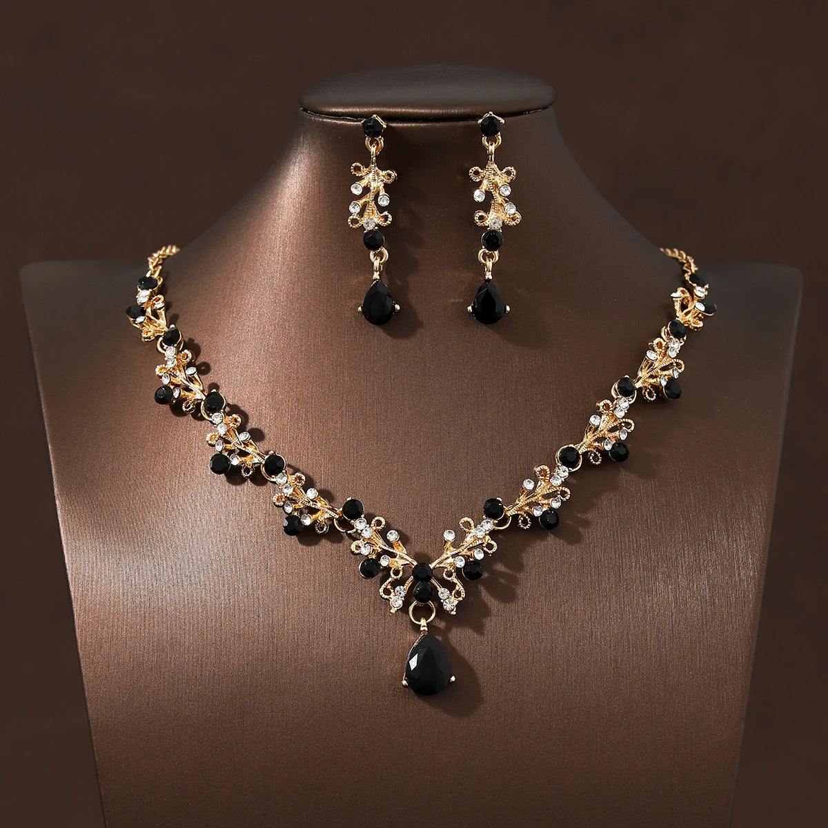 Full Of Brief  Classical Necklace Set