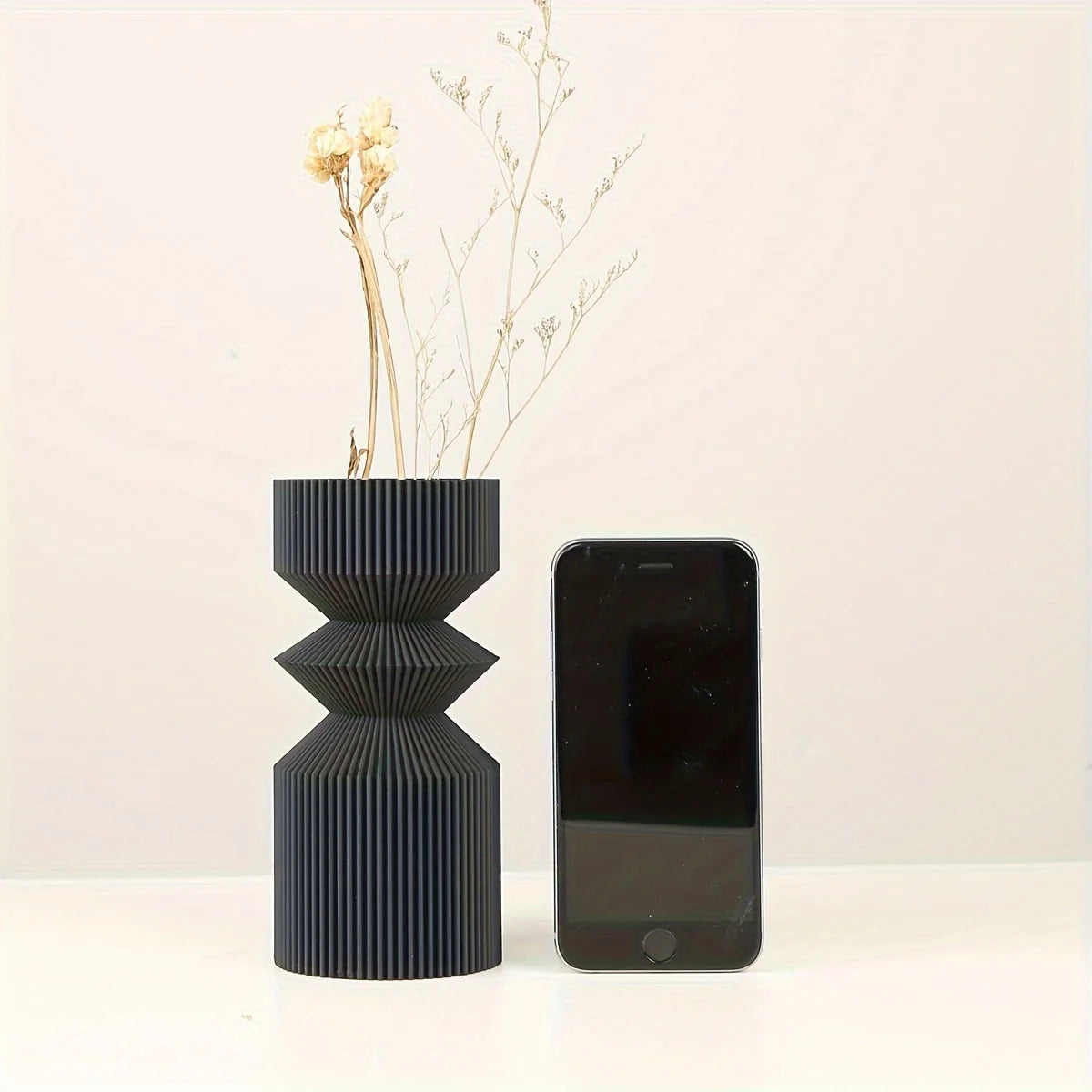 1 Nordic black plastic vase for home decoration