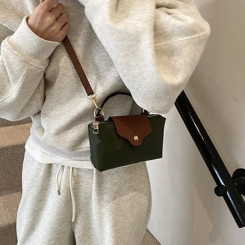 Customized Classic Retro Dumpling Lightweight Casual Commuter Crossbody Bag