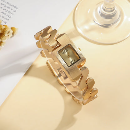 luxury mixed Arabic numeral dial quartz watch.