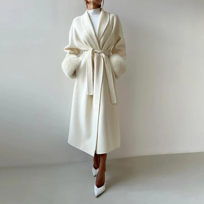 Chaqueta de lana con mangas de piel sintética elegante