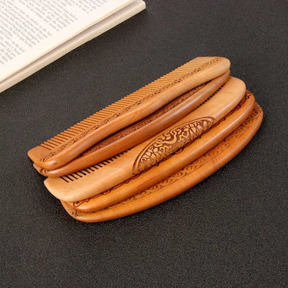 مشط خشبي طبيعي من خشب الخوخ، أسنان قريبة ومضادة للكهرباء الساكنة