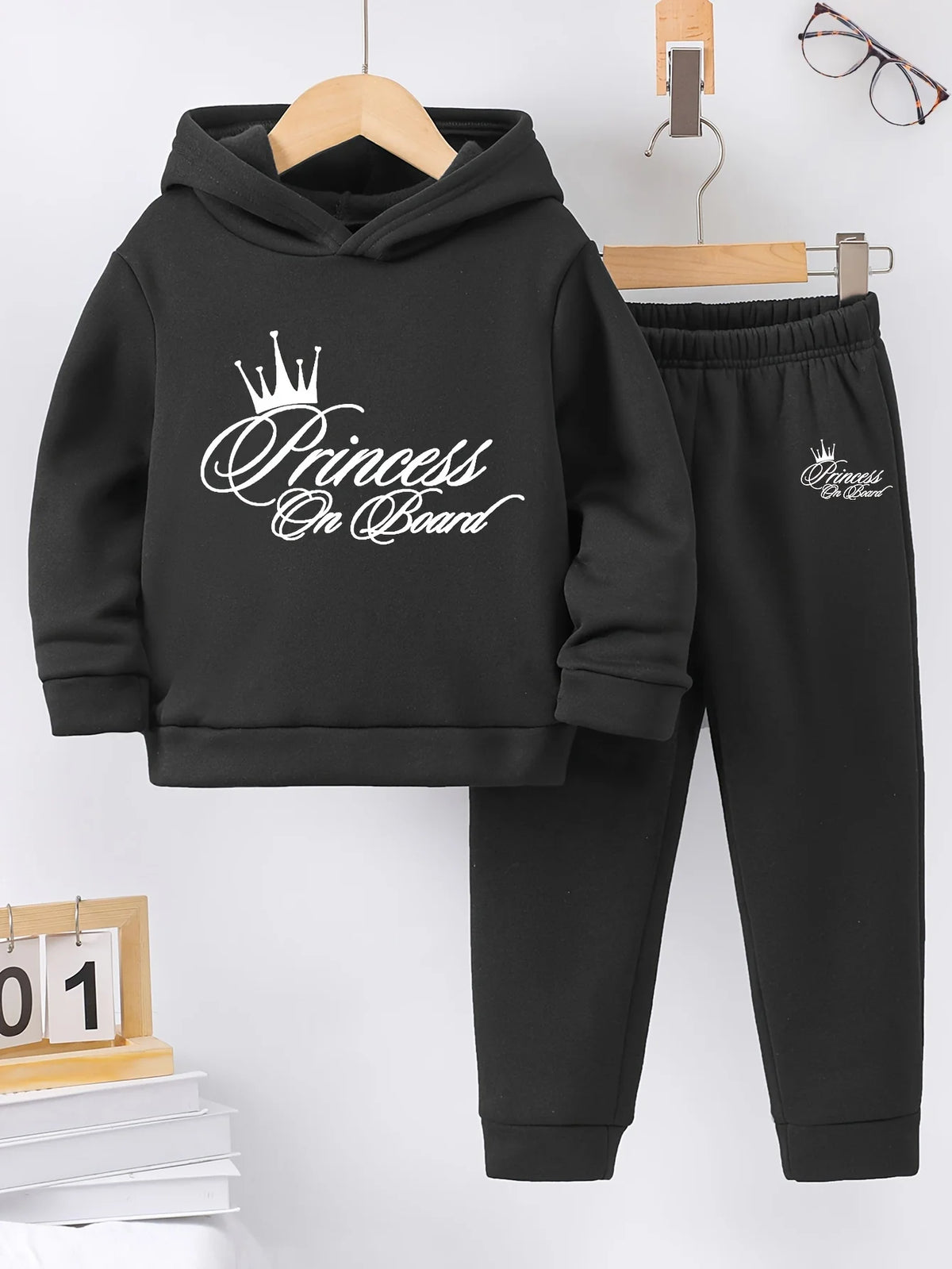 Exquisite Autumn/Winter pattern printed with fleece warm lining hoodie Set