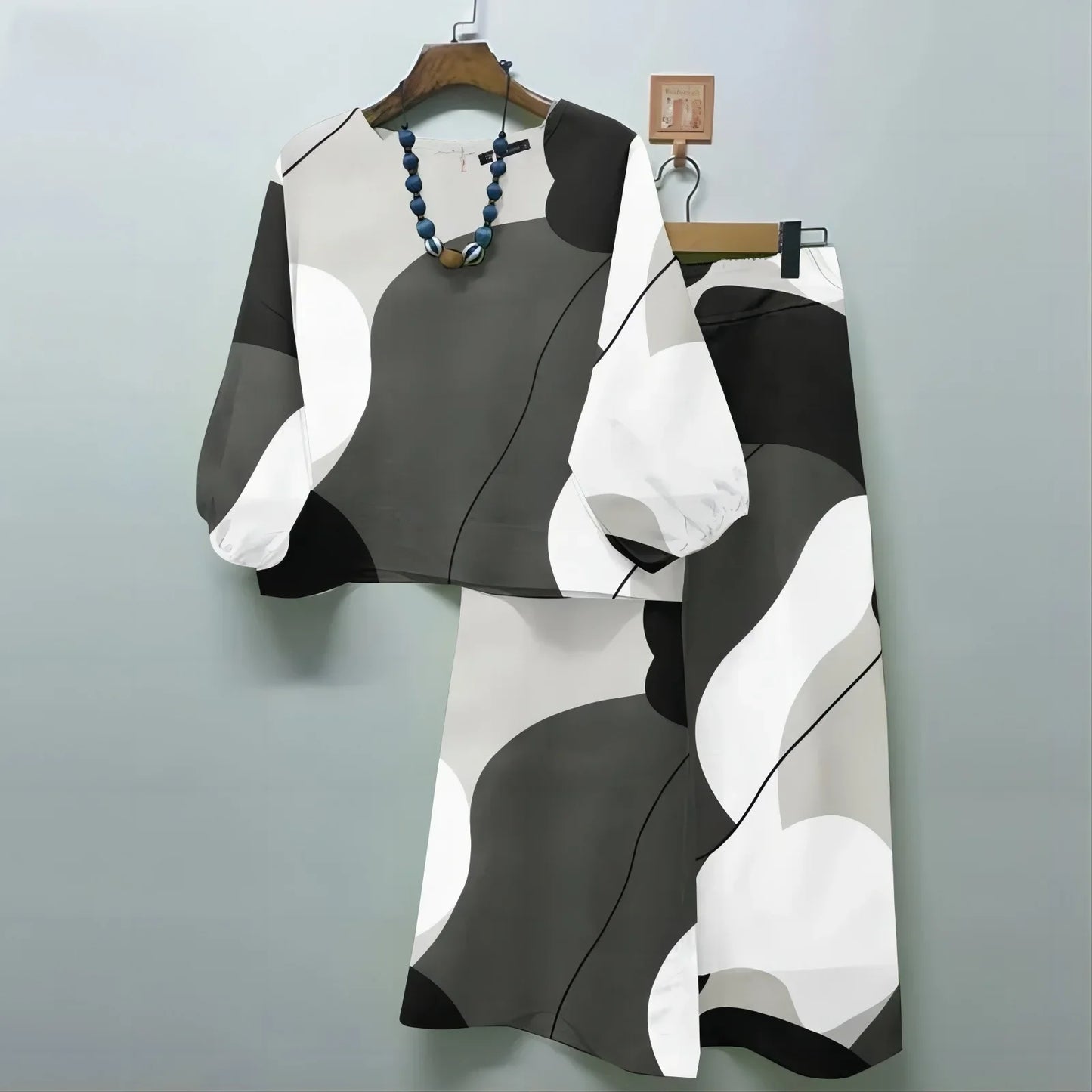 Elegant Geometric Print Matching Bohemian Set