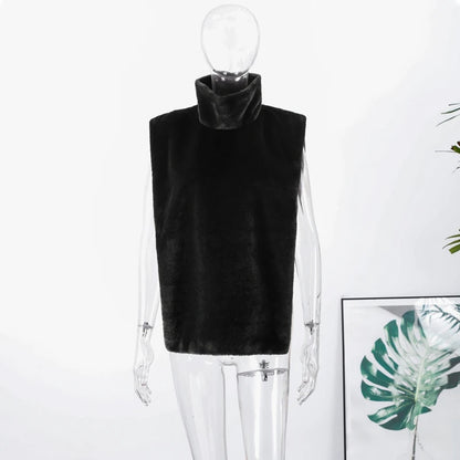 Elegantes abrigos de piel de manga larga