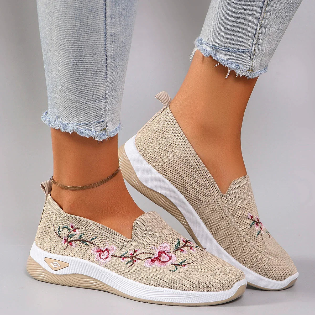 Breathable mesh flat shoes