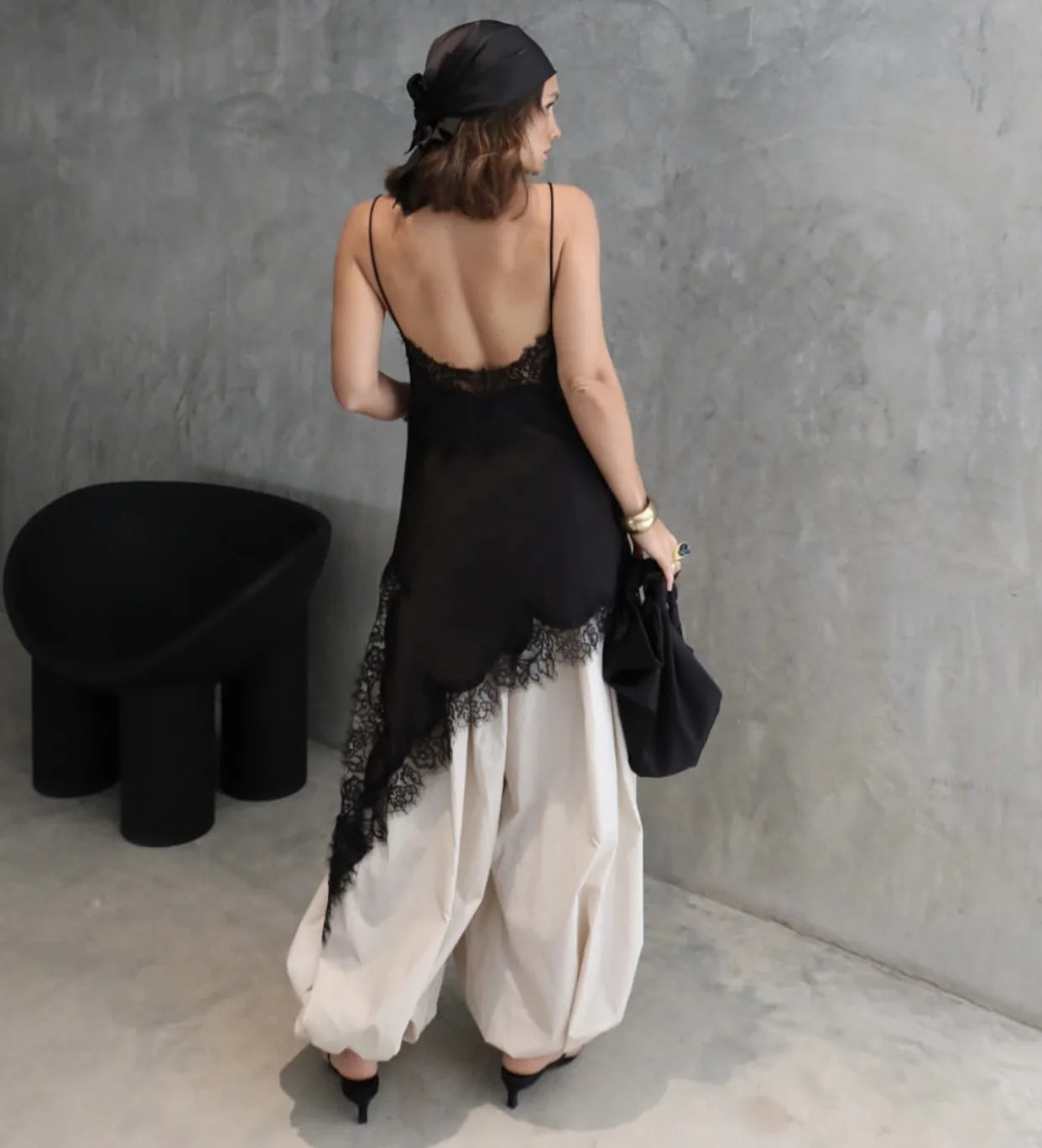 Pantalones de tiro alto y pierna ancha con bolsillos