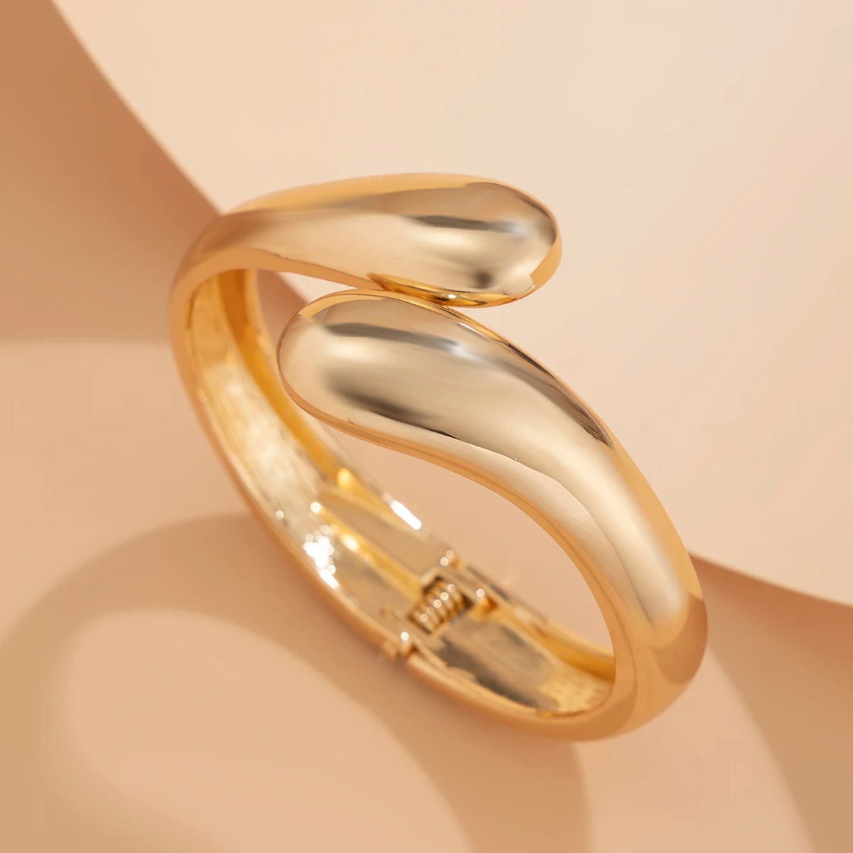 DANA Smooth Water Drop Geometric Bracelets