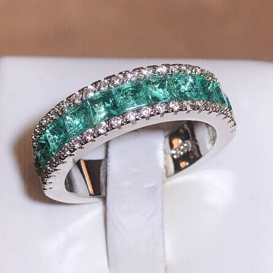 Retro Shape Green Zircon Sliver Color Love Ring