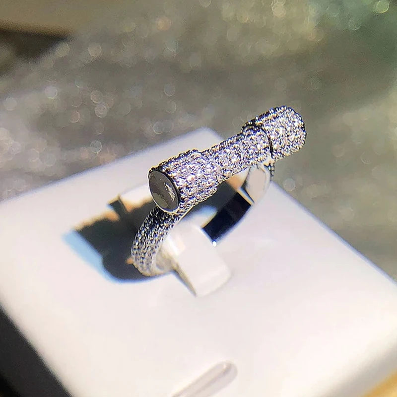 Huitan Finger-ring Luxury Paved Cubic Zirconia Bling Bling Rings