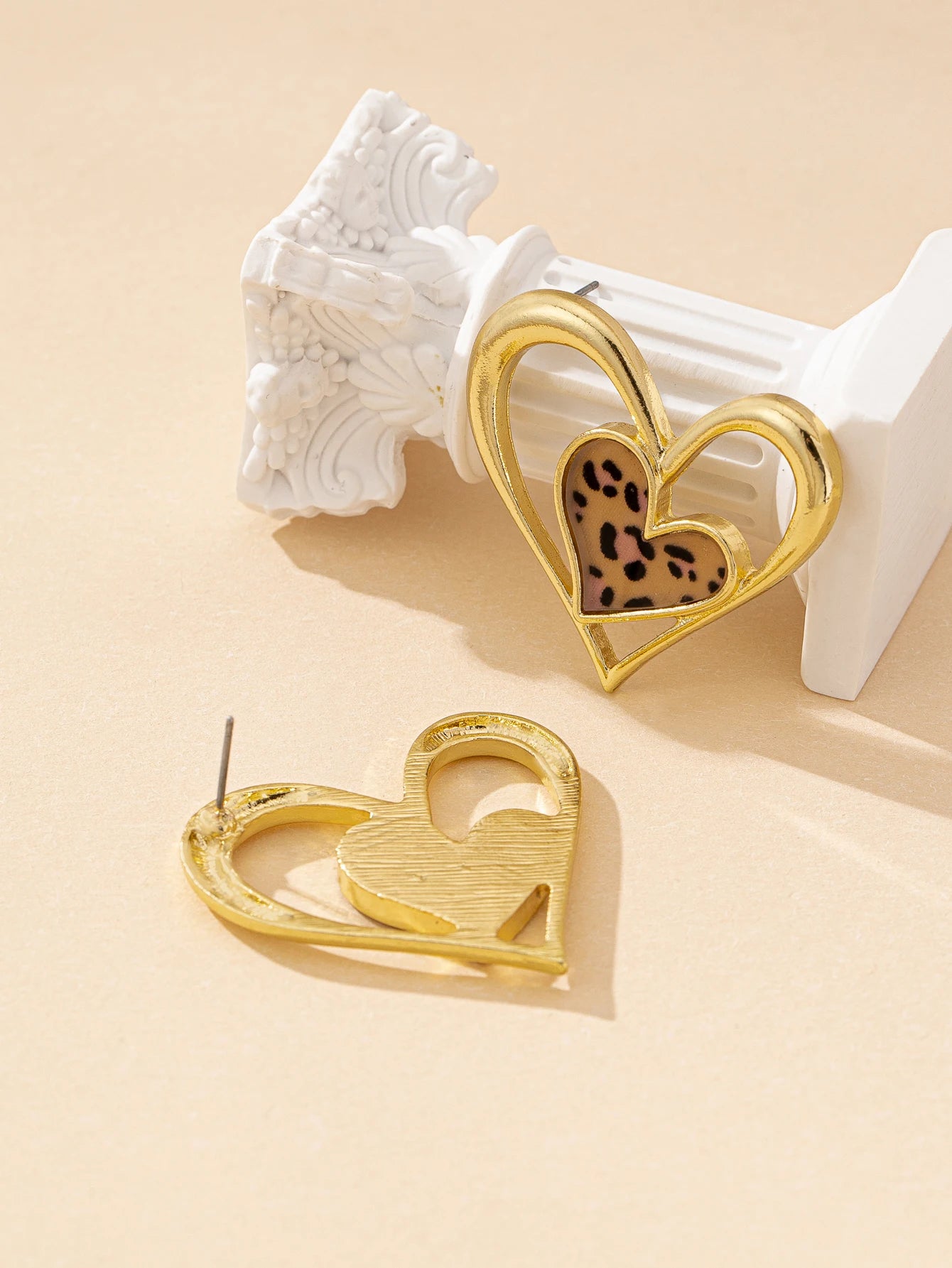 Elegant and Versatile Retro Heart-Shaped Earrings