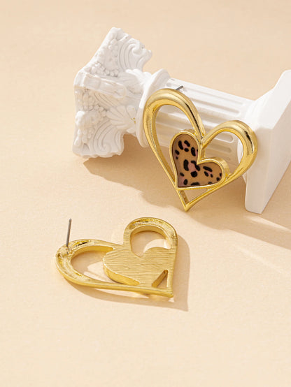 Elegant and Versatile Retro Heart-Shaped Earrings