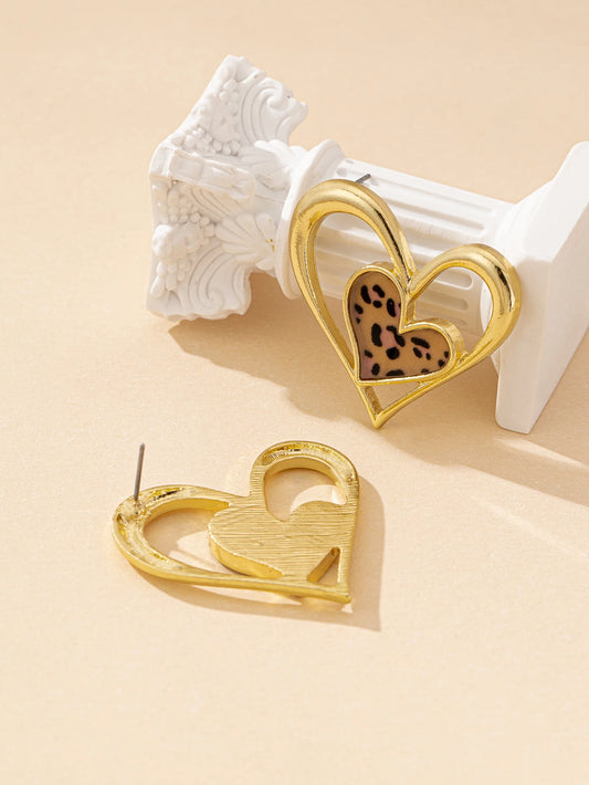 Elegant and Versatile Retro Heart-Shaped Earrings