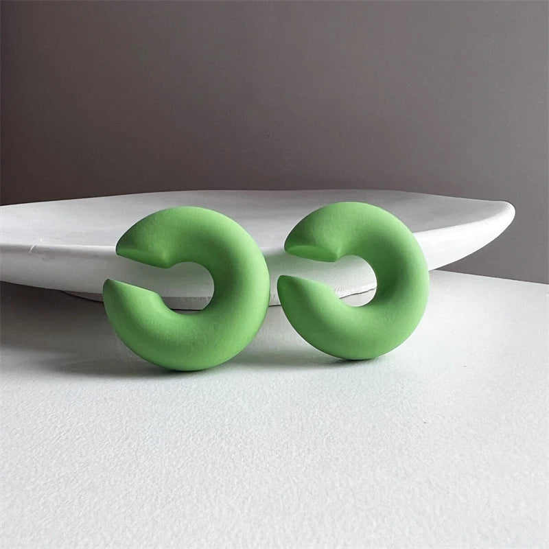 DANA Round Circle Clip Earrings