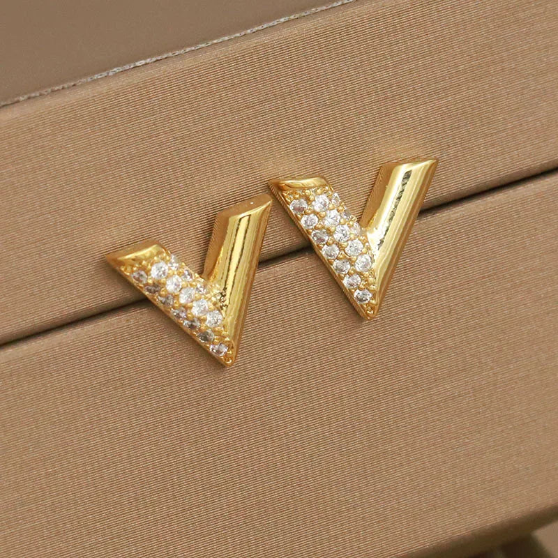 Sight Luxury Metal Letter V Stud Earrings