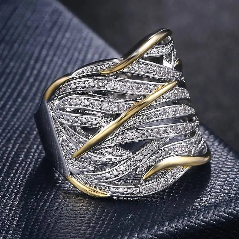 Hollow Luxury Inlaid Sparkling Cubic Zirconia Rings