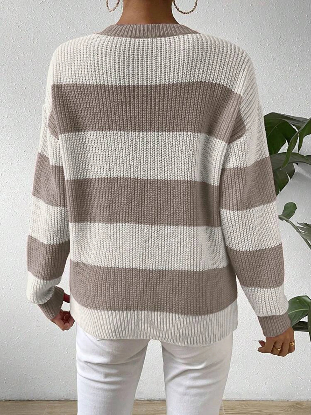Autumn and Winter Contrasting Striped Round Neck Pullover Knitted Sweater