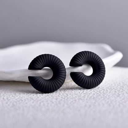 DANA Round Circle Clip Earrings