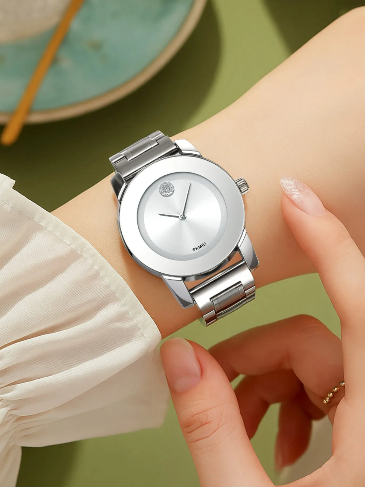 Quartz Are Light Luxury and High-Quality Suitable Watches