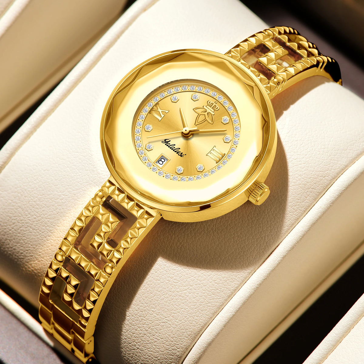 Round Dial Luxury Diamond-Studded Water-Resistant Quartz Bracelet Watch