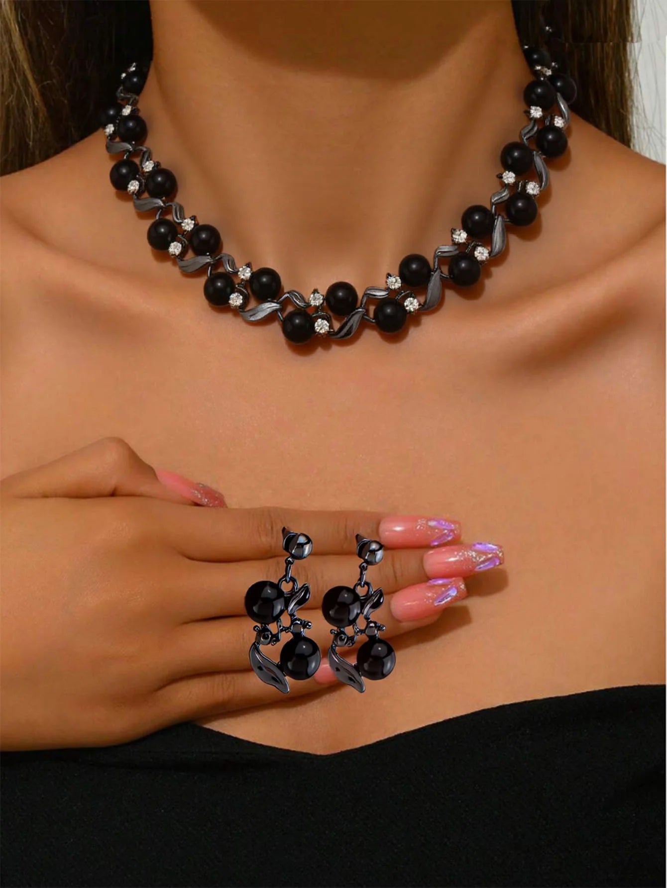 Retro Leaf shaped Multicolored Pearl Necklace Set
