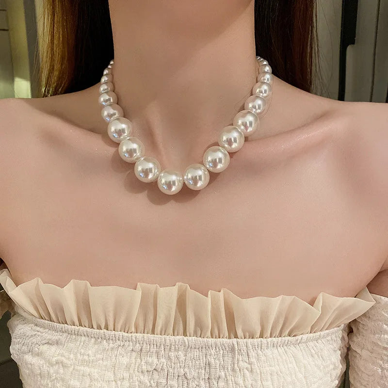 Vintage Hyperbole Bead Pearls Necklace Jewelry